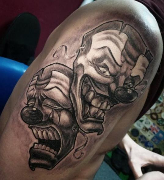 Evil and good clowns