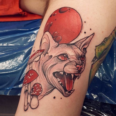 女の子と男性のための猫の入れ墨の意味、エジプトの猫、スフィンクス、猫の頭、黒、翼、前足