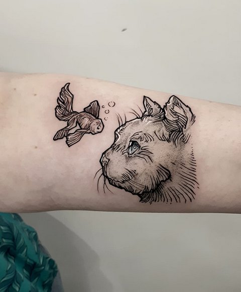 女の子と男性のための猫の入れ墨の意味、エジプトの猫、スフィンクス、猫の頭、黒、翼、前足