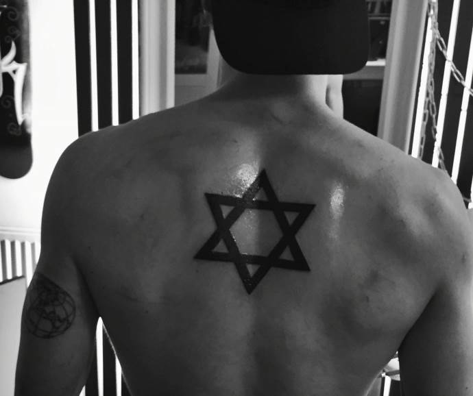 Davidova hvězda na zadní straně